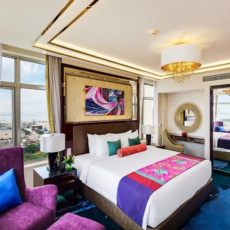 Nagaworld Hotel & Entertainment Complex Phnom Penh Exterior photo